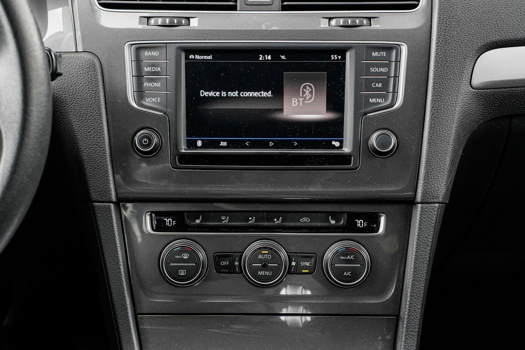 Used 2016 Volkswagen e-Golf SE w/ DC Fast Charging Package image 12