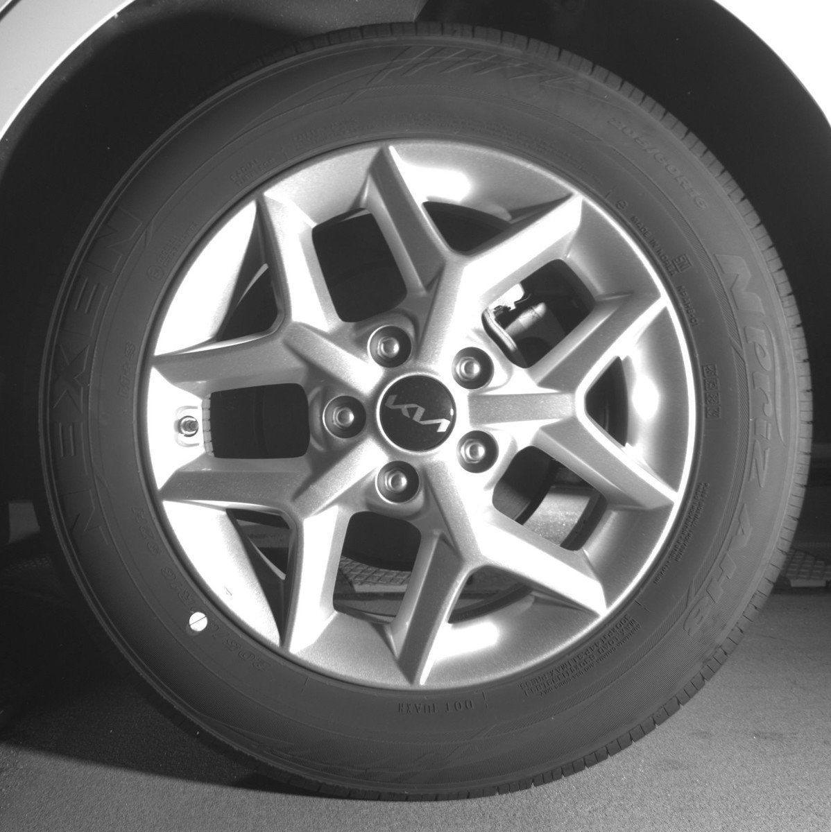 Used 2025 Kia Soul LX w/ LX Technology Package FWD image 14