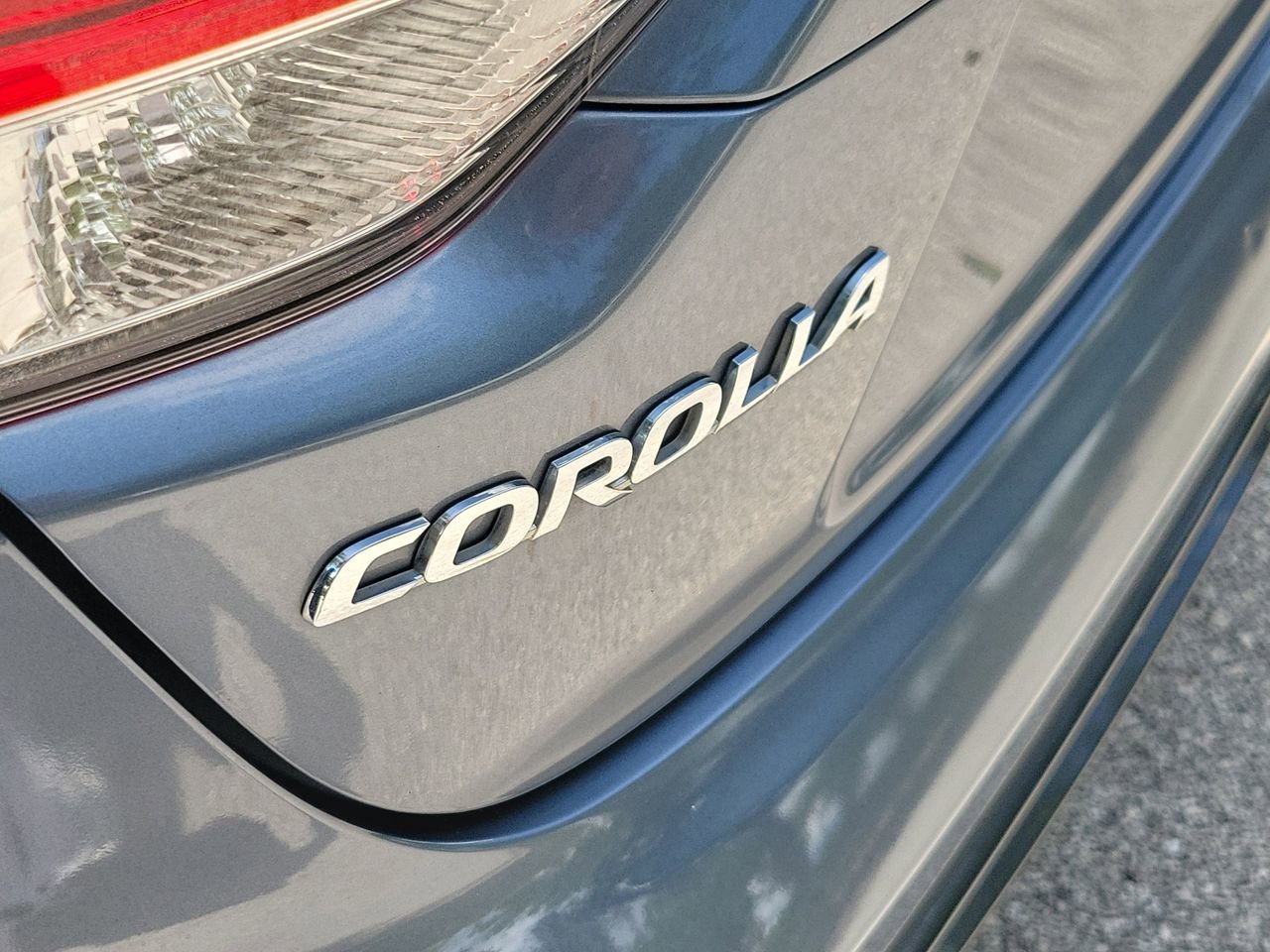 Used 2022 Toyota Corolla SE FWD image 6