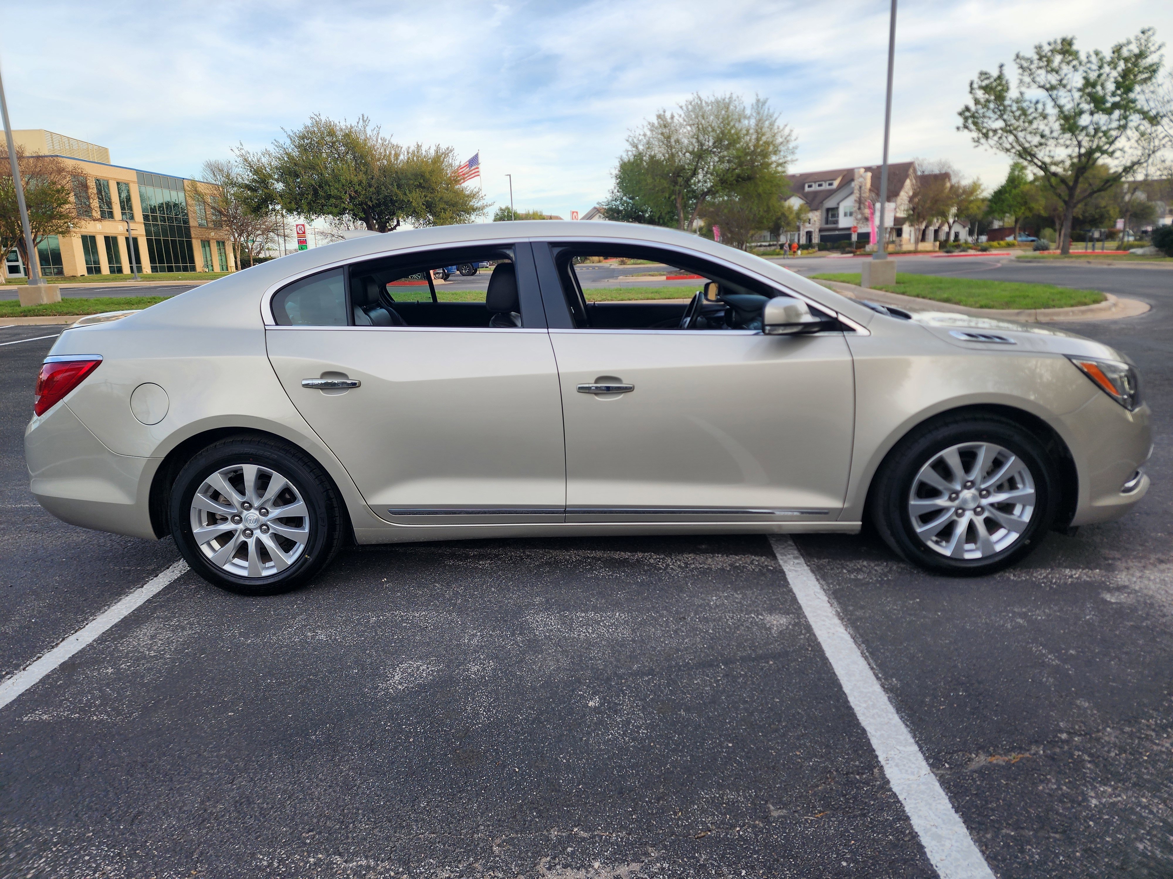 Used 2015 Buick LaCrosse Leather image 8
