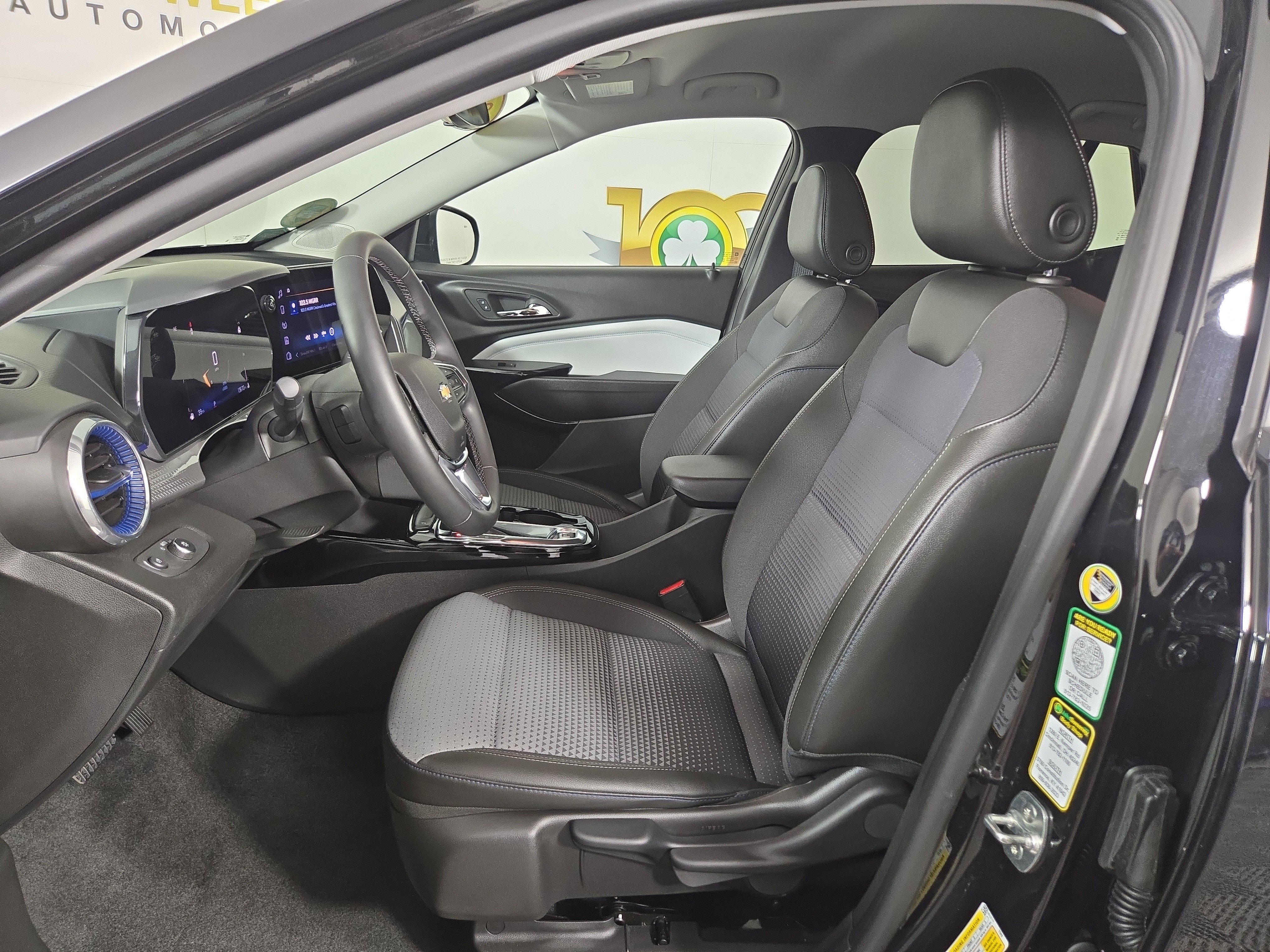 Used 2025 Chevrolet Trax LT w/ Driver Confidence Package FWD image 12