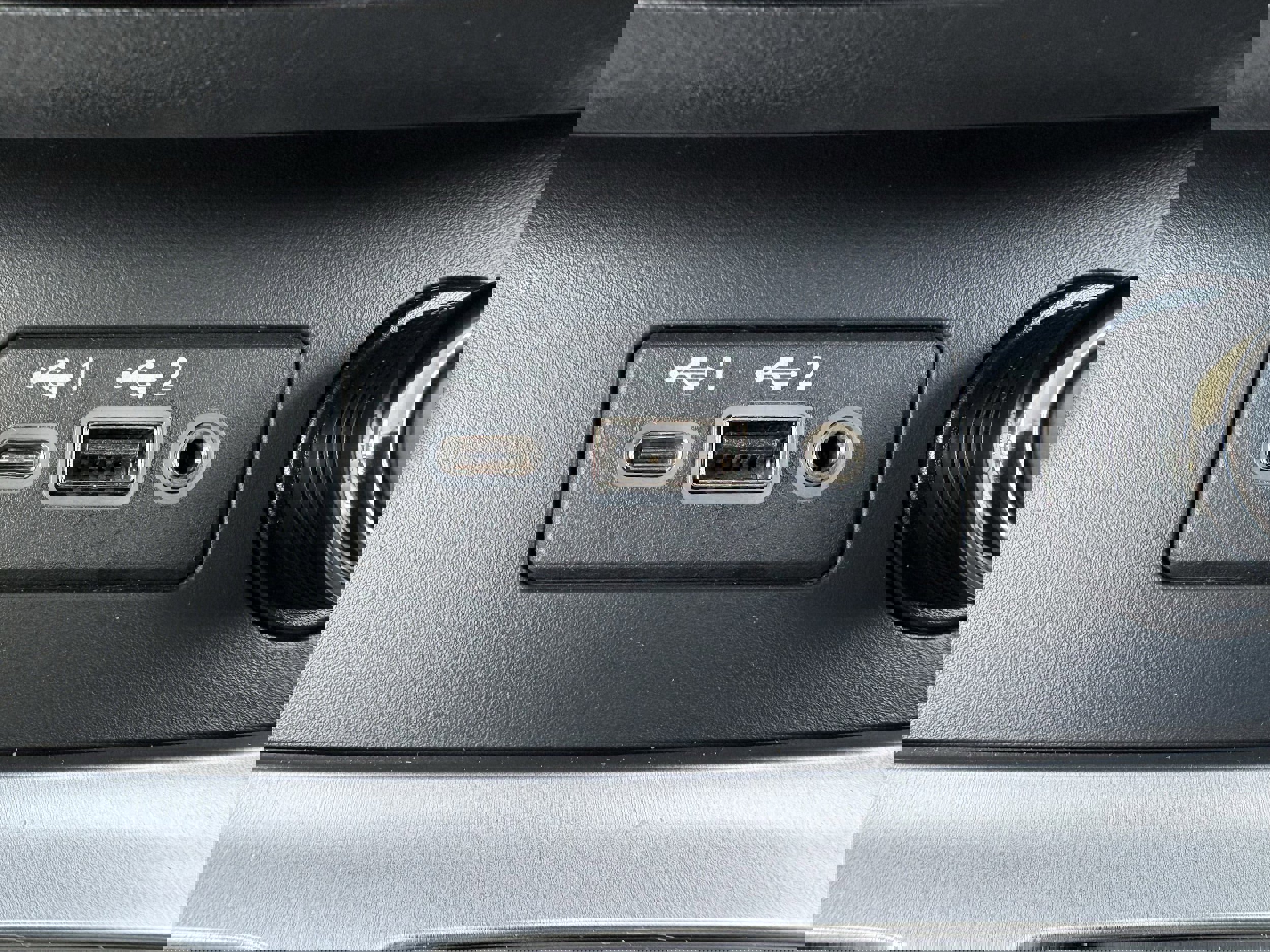 Used 2024 Nissan Murano SV w/ SV Midnight Edition Package FWD image 23