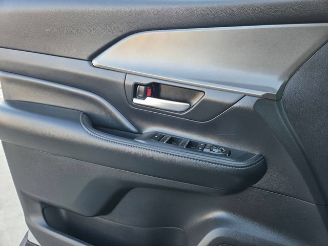 Certified 2025 Toyota Grand Highlander AWD image 21