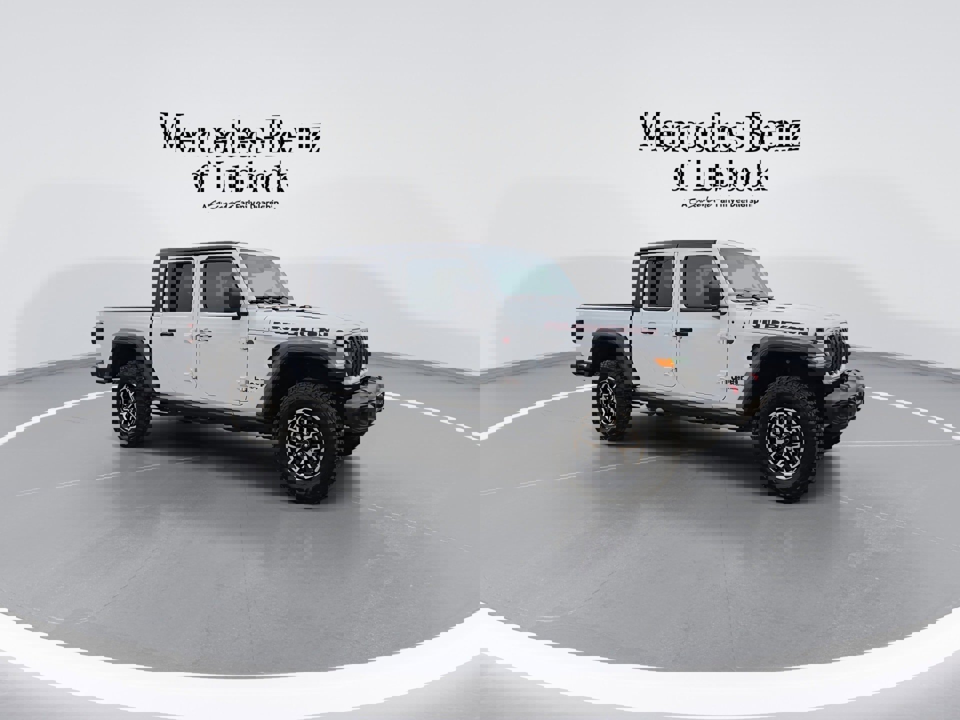 Used 2024 Jeep Gladiator Rubicon w/ Technology Group image 2