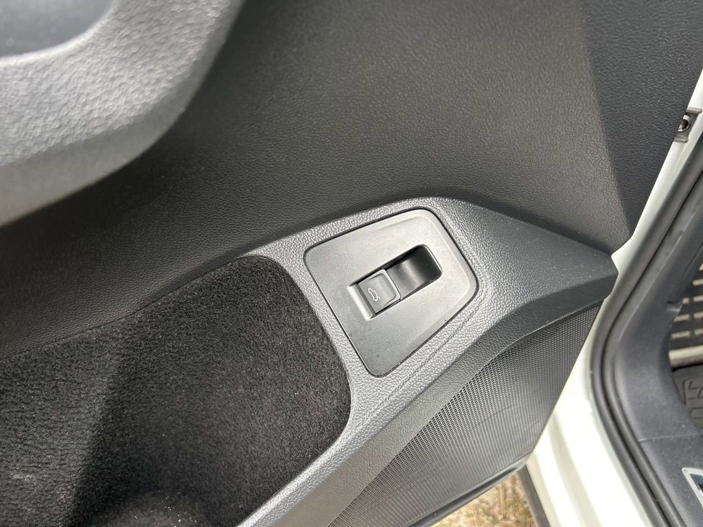 Used 2022 Volkswagen Tiguan SEL R-Line image 20