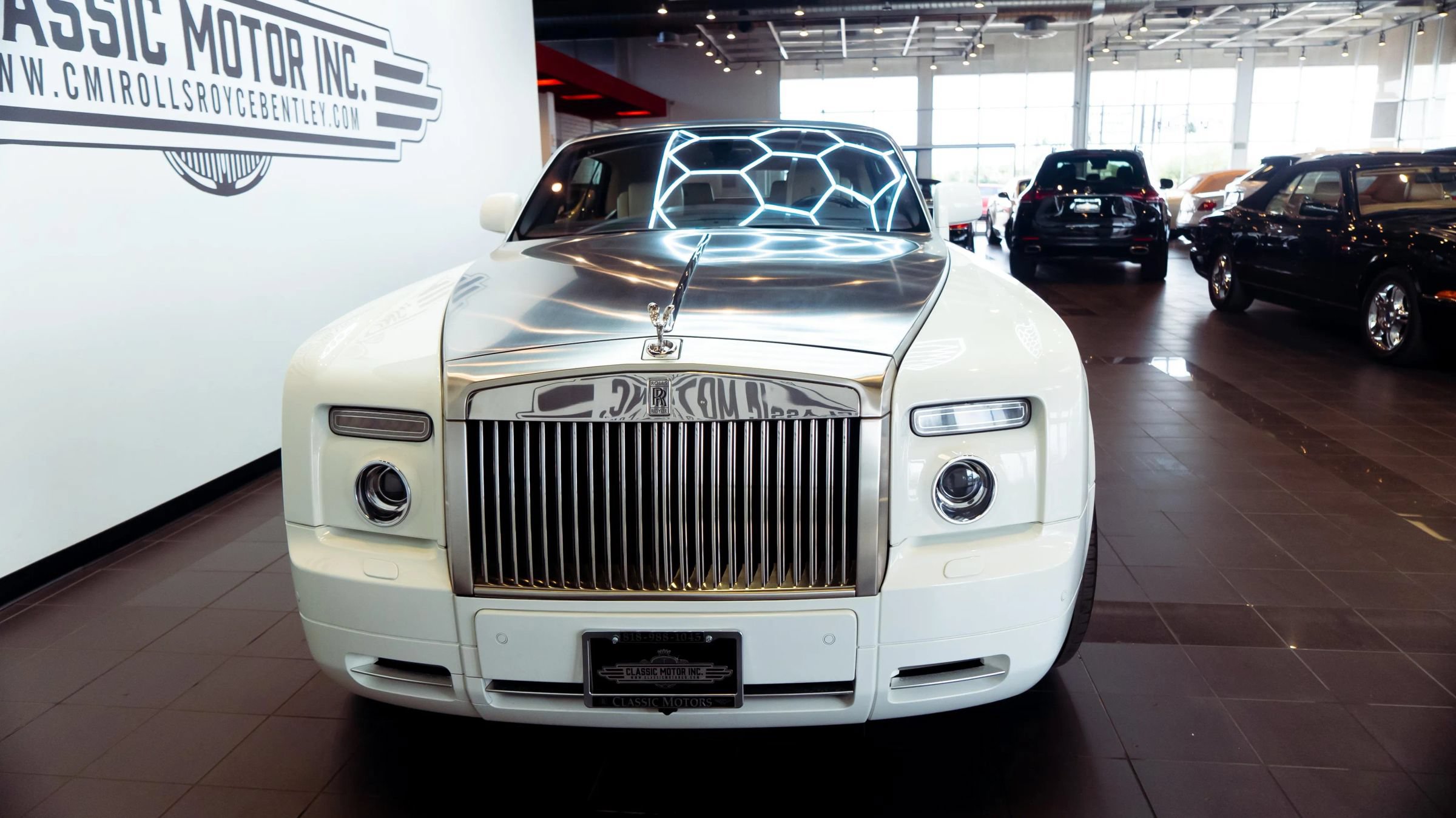Used 2011 Rolls-Royce Phantom Drophead Coupe RWD image 16