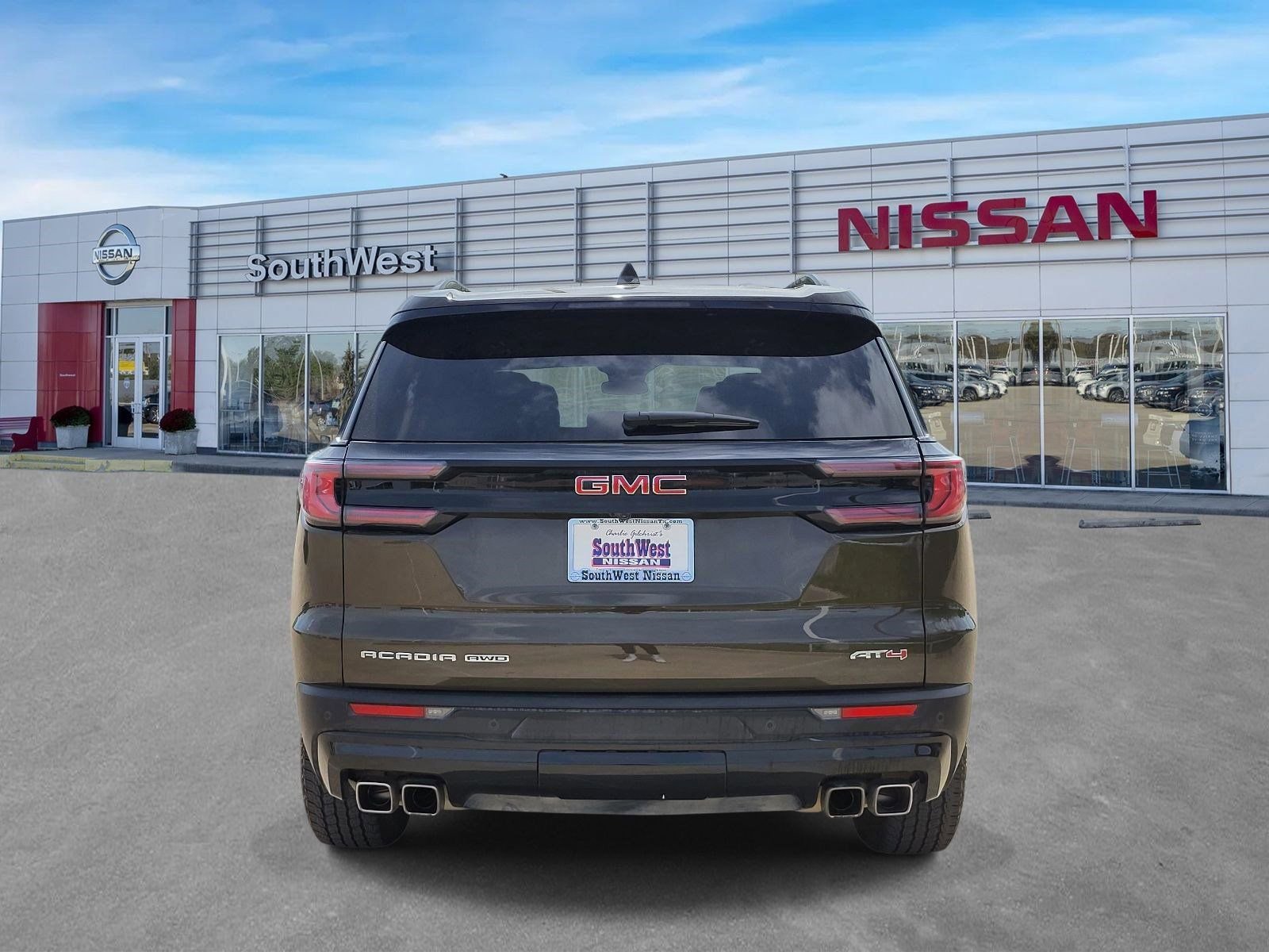 Used 2024 GMC Acadia AT4 w/ Luxury Package AWD/4WD image 7
