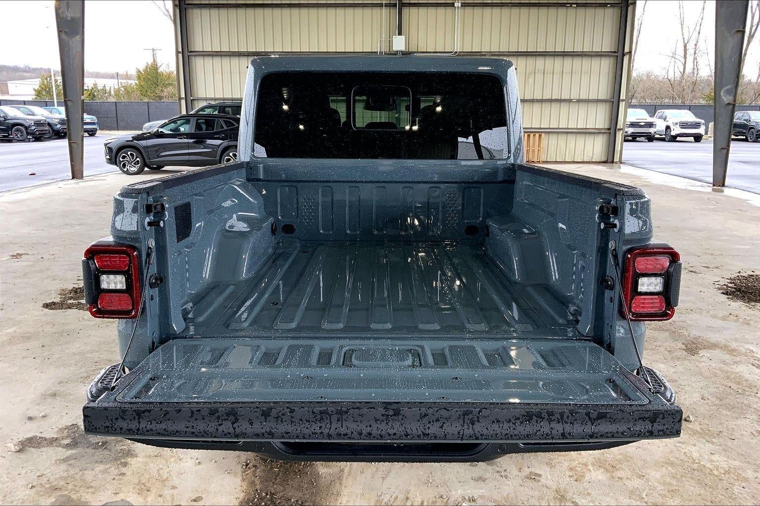 New 2026 Jeep Gladiator Sport AWD/4WD image 5