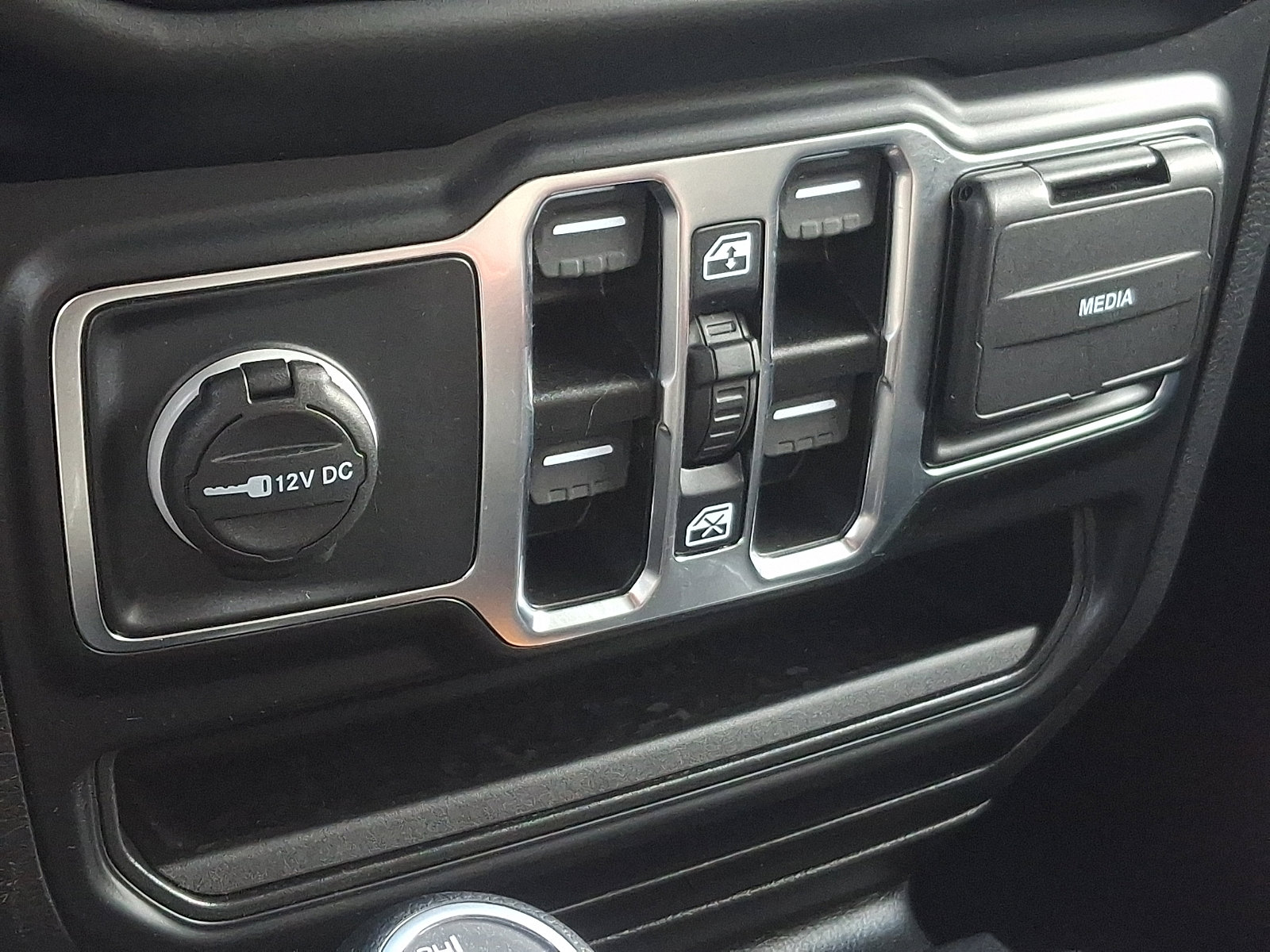 Used 2022 Jeep Wrangler Unlimited Sport image 25