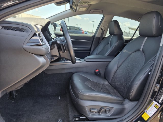 Used 2023 Toyota Camry XSE FWD image 13