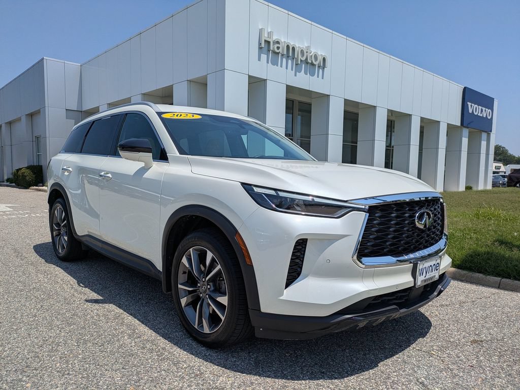 Used 2023 INFINITI QX60 Luxe w/ Cargo Package AWD/4WD image 2