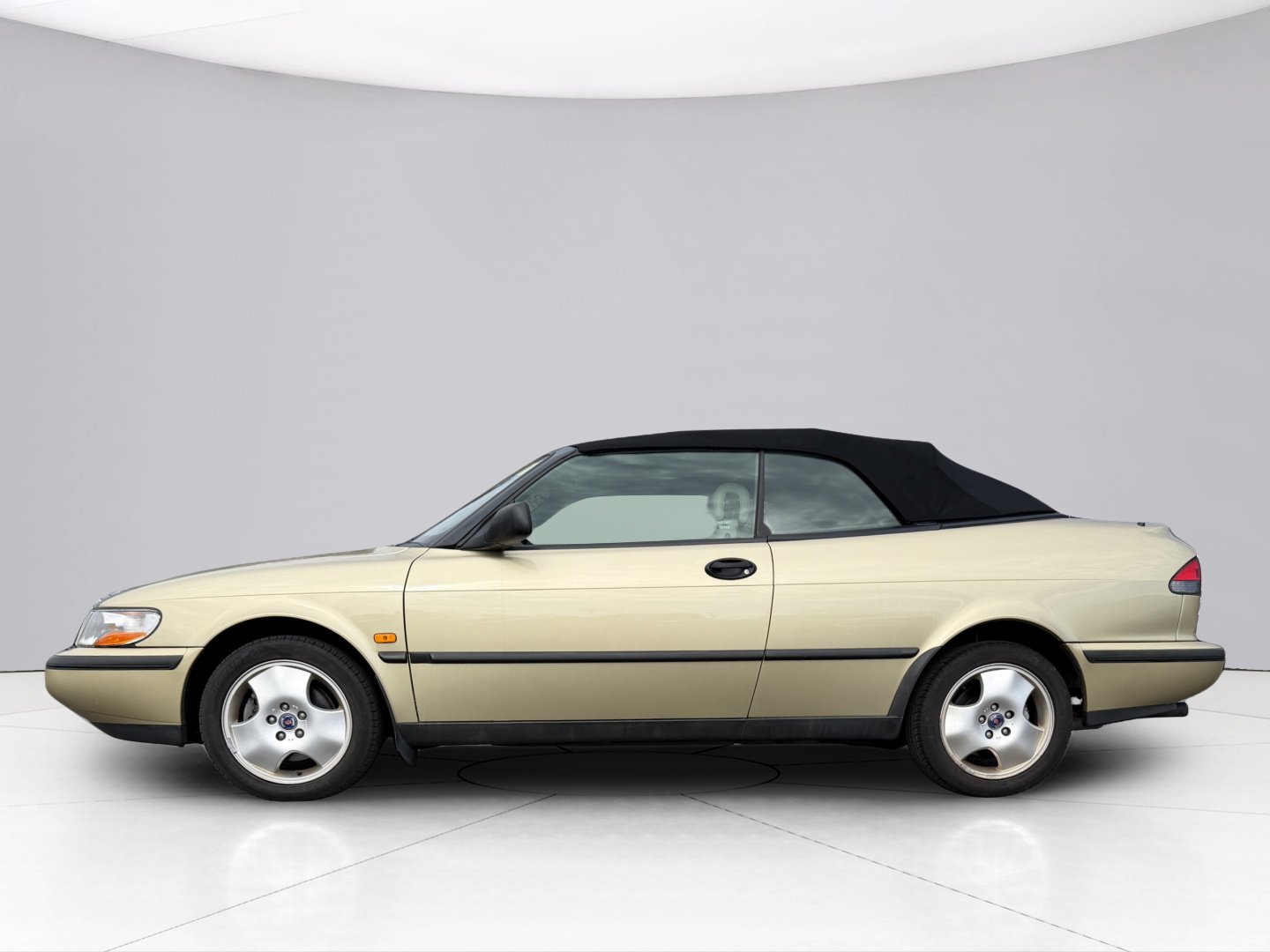 Used 1998 Saab 900 SE Turbo FWD image 2
