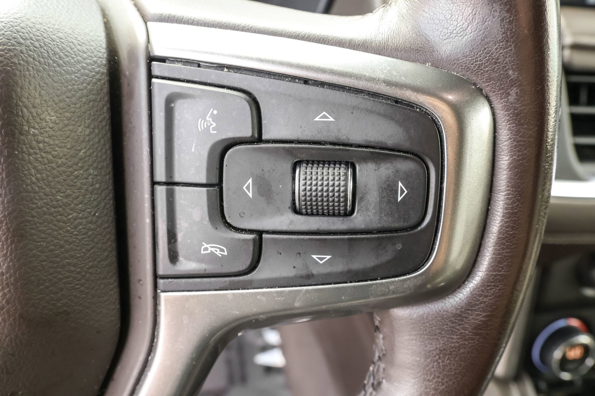 Used 2022 Chevrolet Tahoe LT w/ Luxury Package AWD/4WD image 29