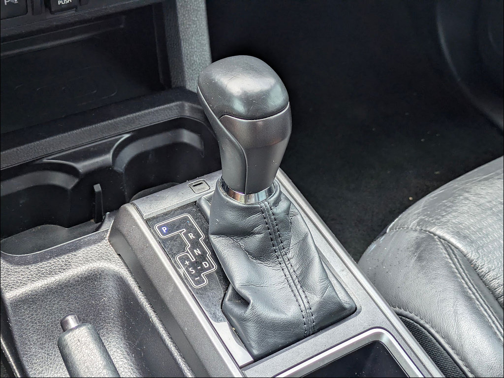 Used 2022 Toyota Tacoma TRD Sport w/ TRD Premium Sport Package AWD/4WD image 24