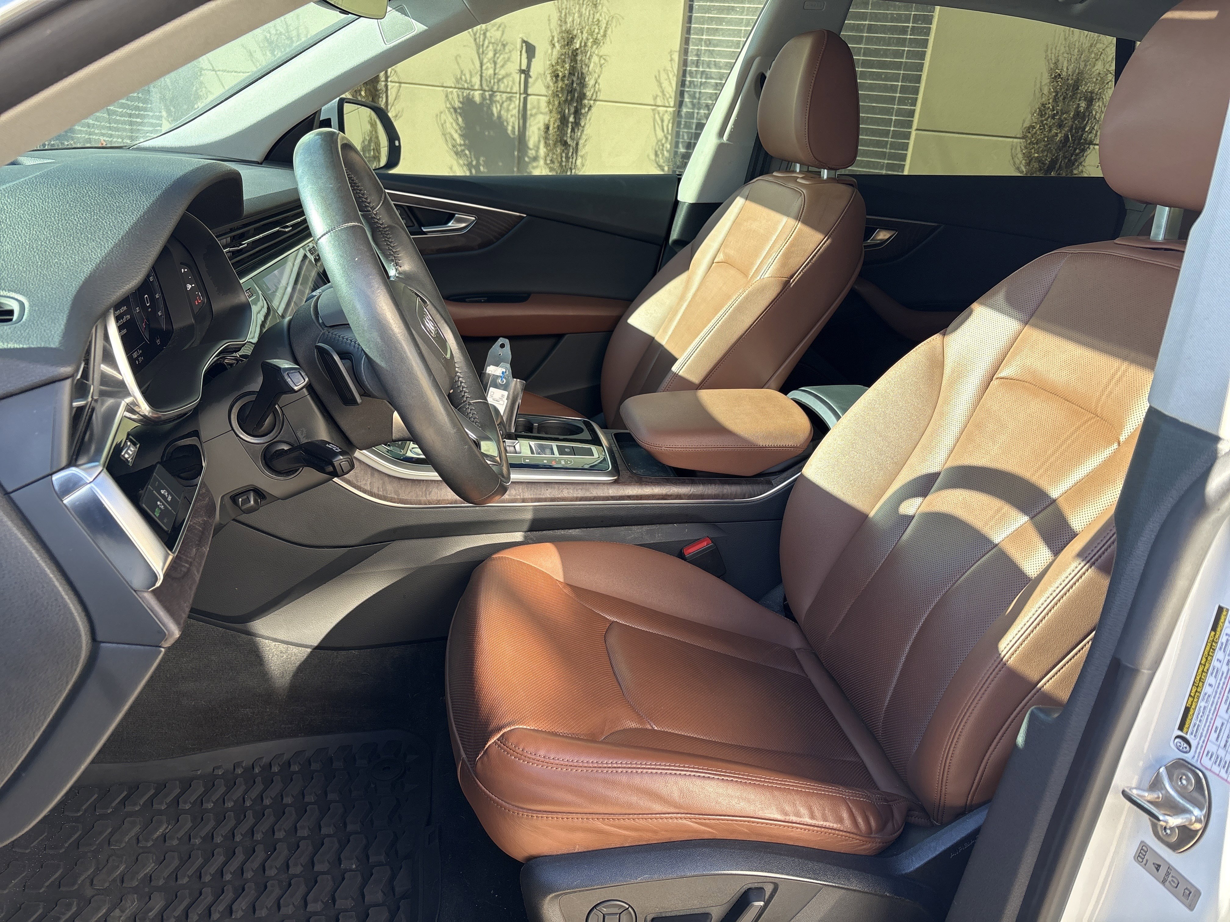 Used 2019 Audi Q8 Premium Plus w/ Premium Plus image 16