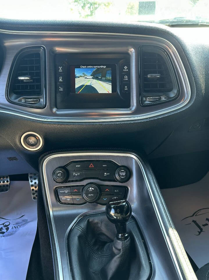 Used 2016 Dodge Challenger R/T image 21