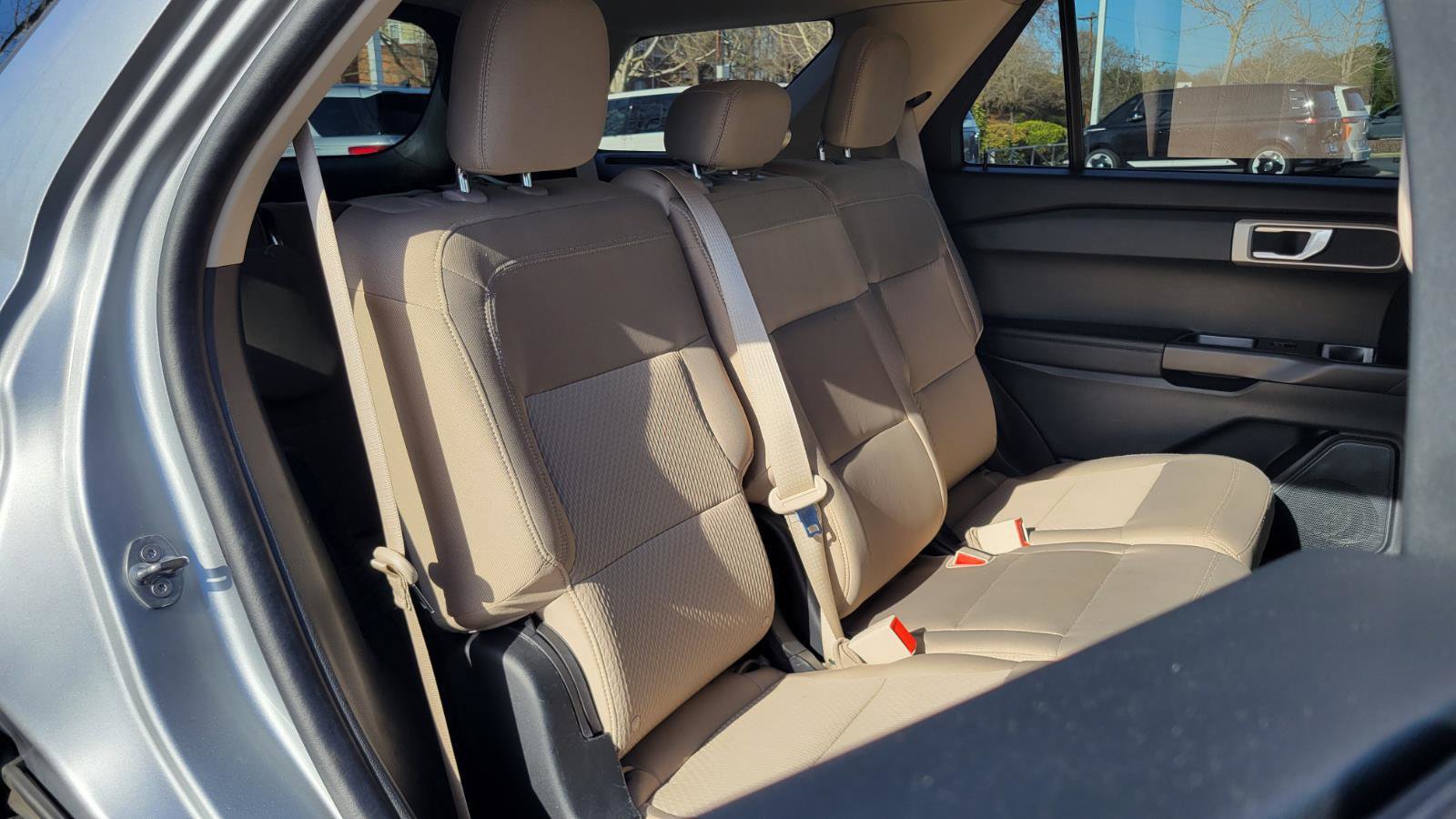 Used 2022 Ford Explorer Base image 42