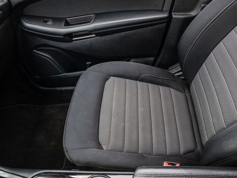 Used 2018 Ford Edge SE w/ Cargo Accessory Package image 25