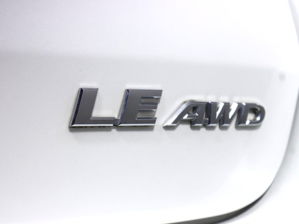 Used 2019 Toyota Highlander Plus AWD/4WD image 36