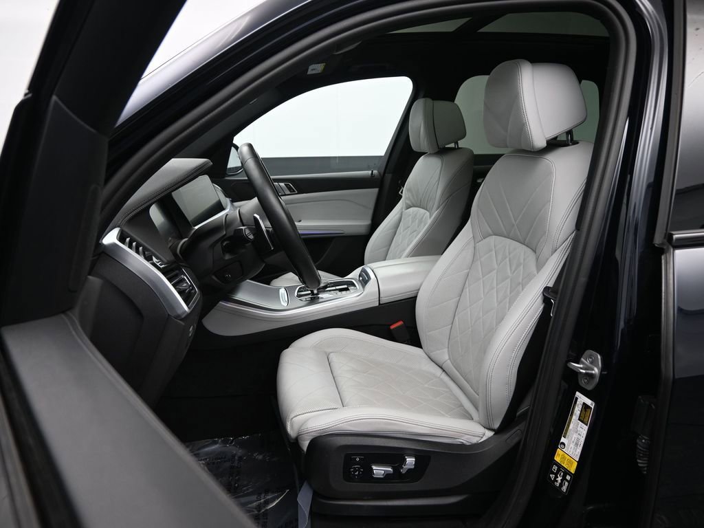 Used 2023 BMW X5 xDrive40i w/ M Sport Package image 27