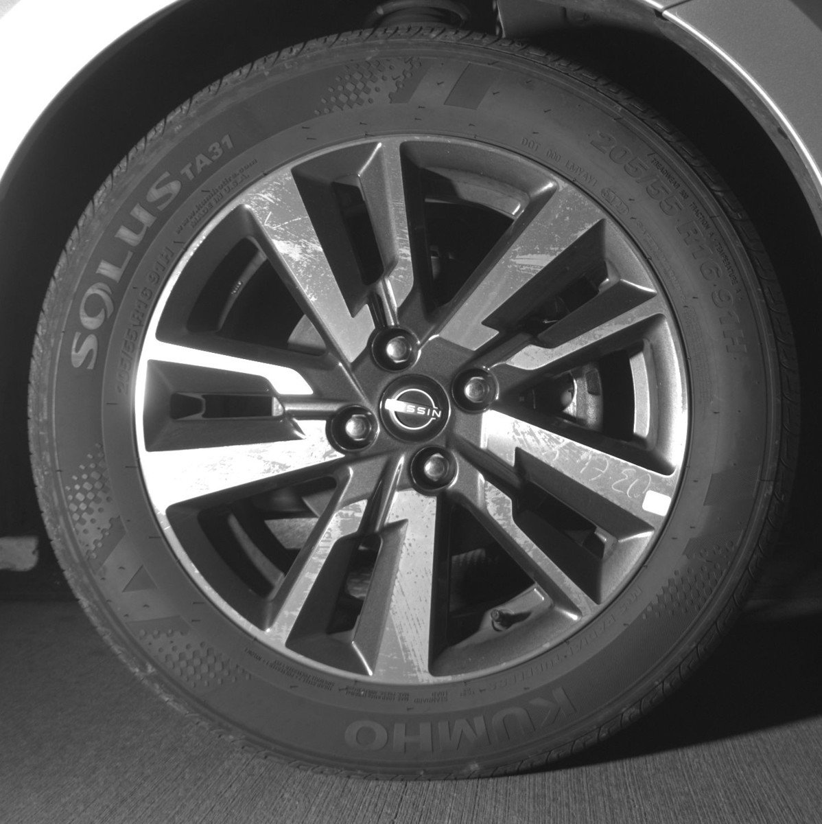 Used 2025 Nissan Versa SV image 13