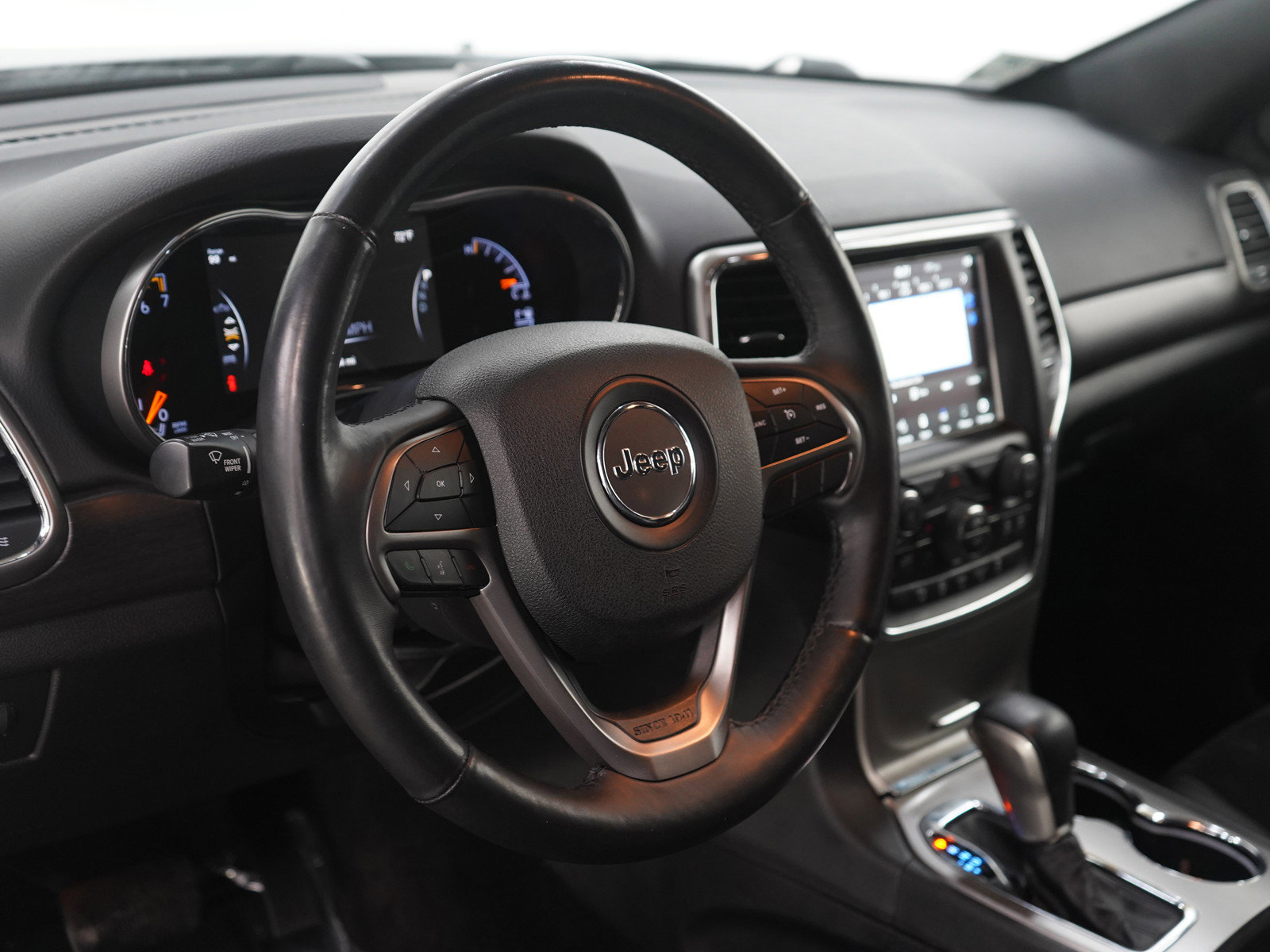 Used 2018 Jeep Grand Cherokee Altitude image 22