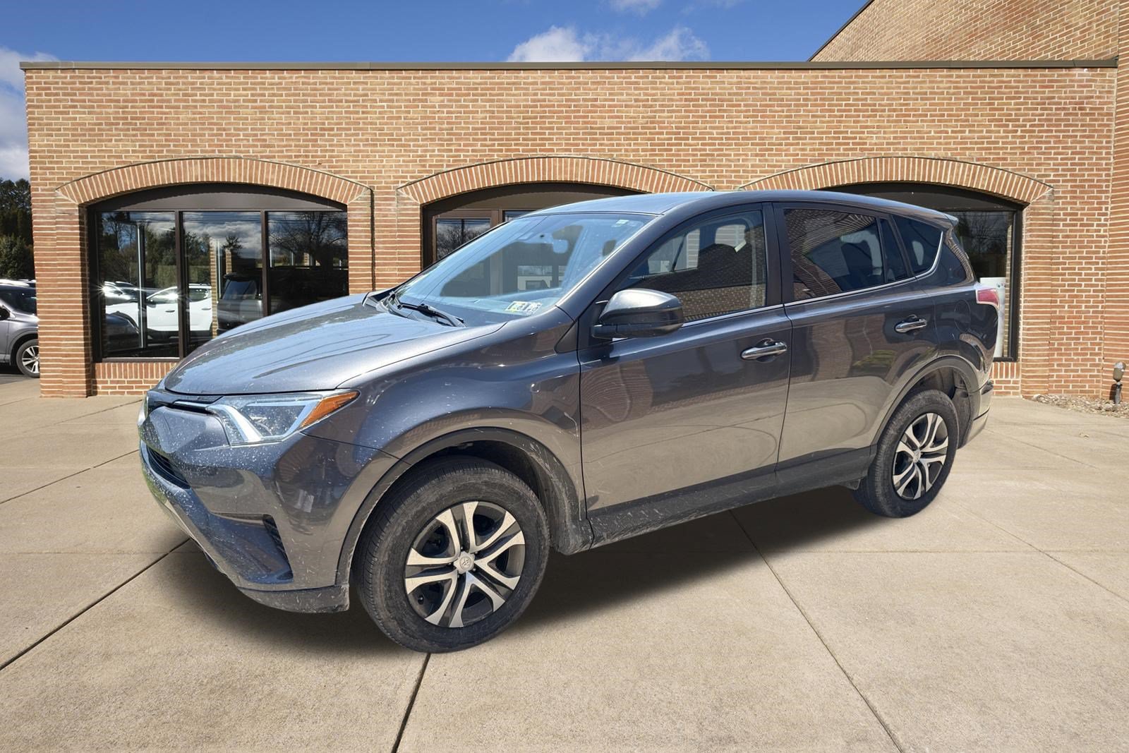 Used 2018 Toyota RAV4 LE w/ All Weather Liner Package AWD/4WD image 7