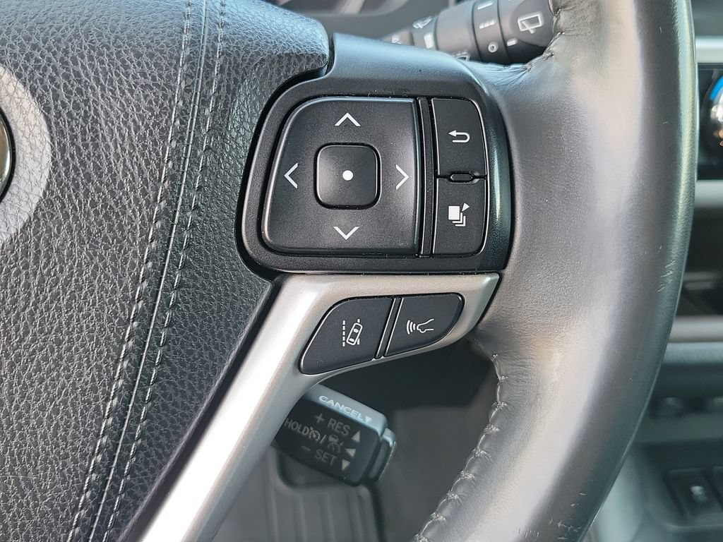 Used 2019 Toyota Highlander XLE AWD/4WD image 20
