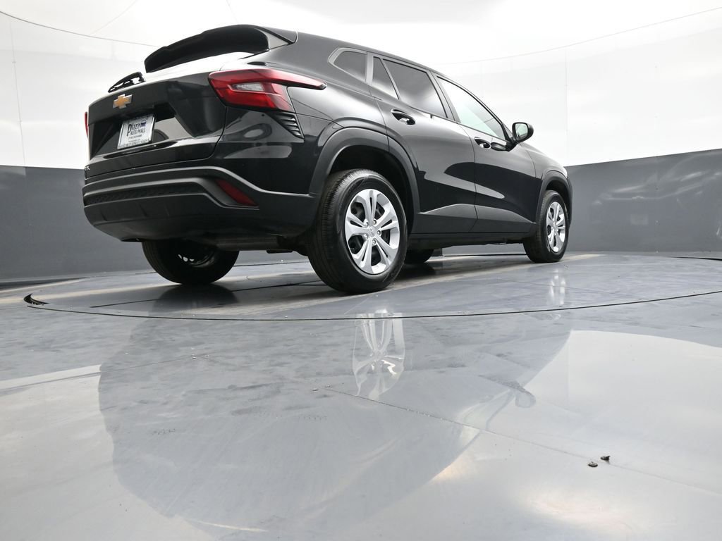 Used 2024 Chevrolet Trax LS w/ Driver Confidence Package image 29