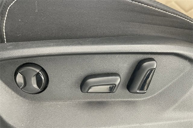 Used 2024 Volkswagen Atlas Cross Sport SE image 35