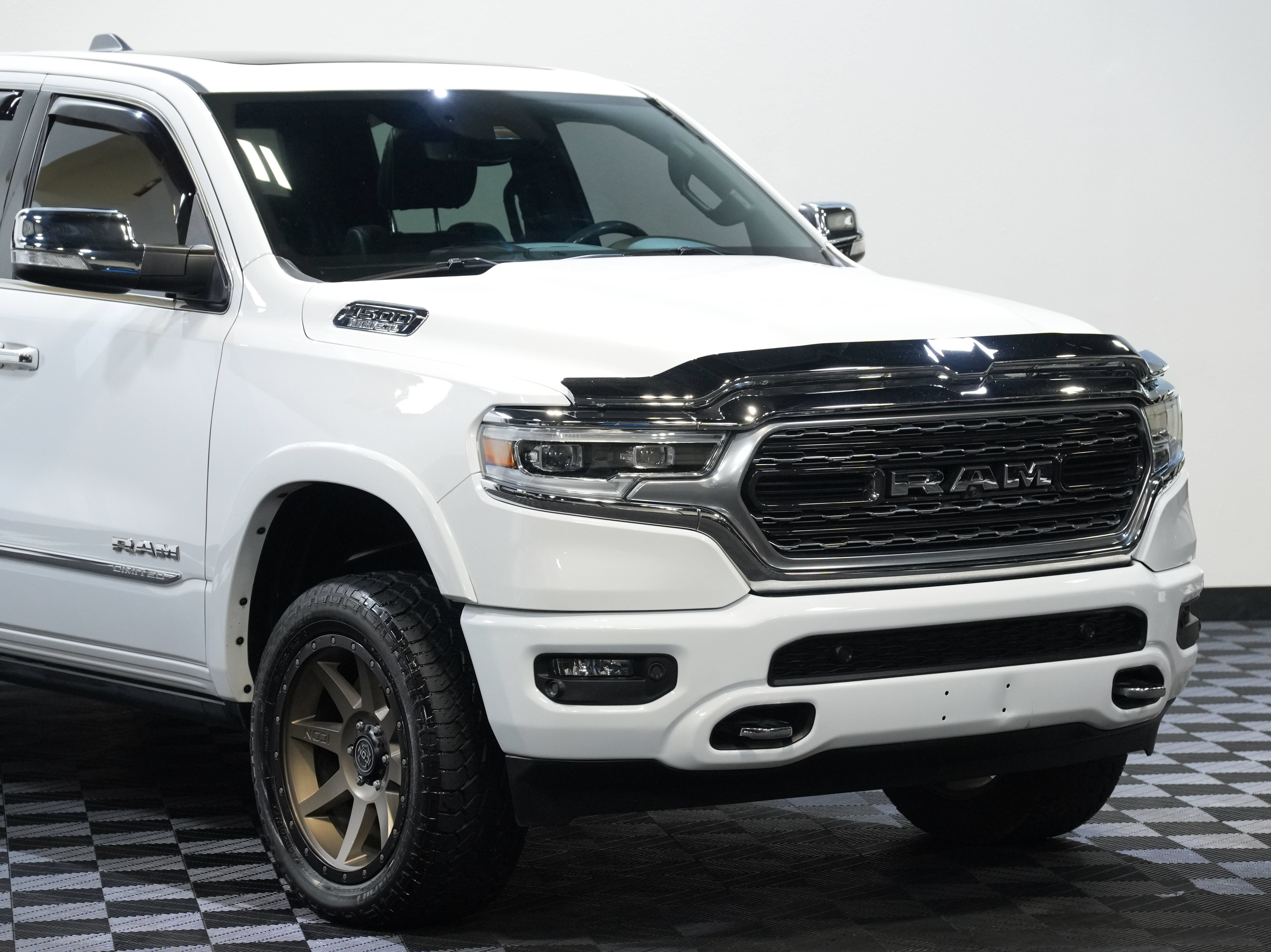 Used 2020 RAM 1500 Limited AWD/4WD image 9