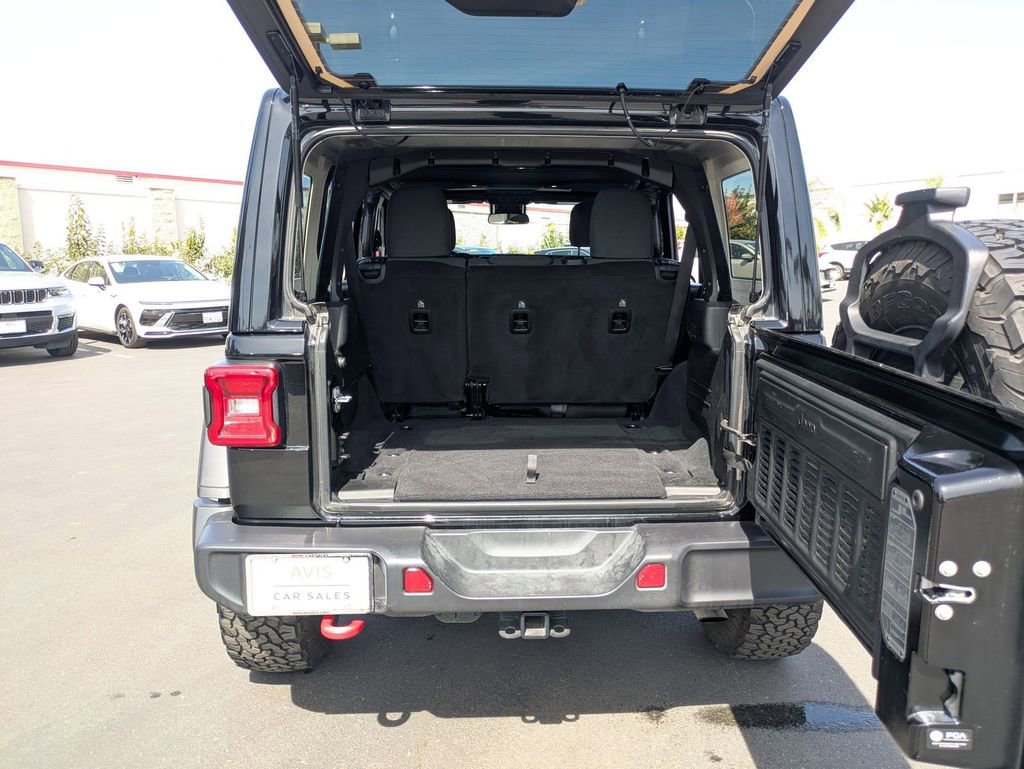 Used 2025 Jeep Wrangler Unlimited Rubicon w/ Convenience Group image 31