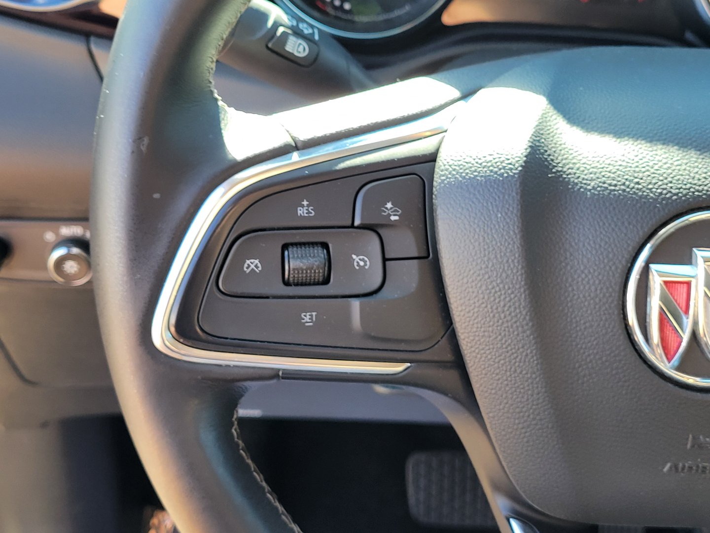 Used 2020 Buick Encore GX Select FWD image 23