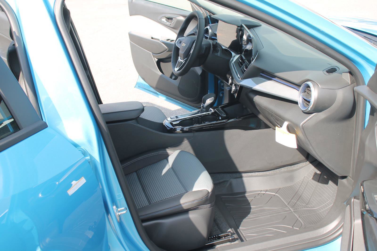 New 2026 Chevrolet Trax LT w/ Driver Confidence Package image 35