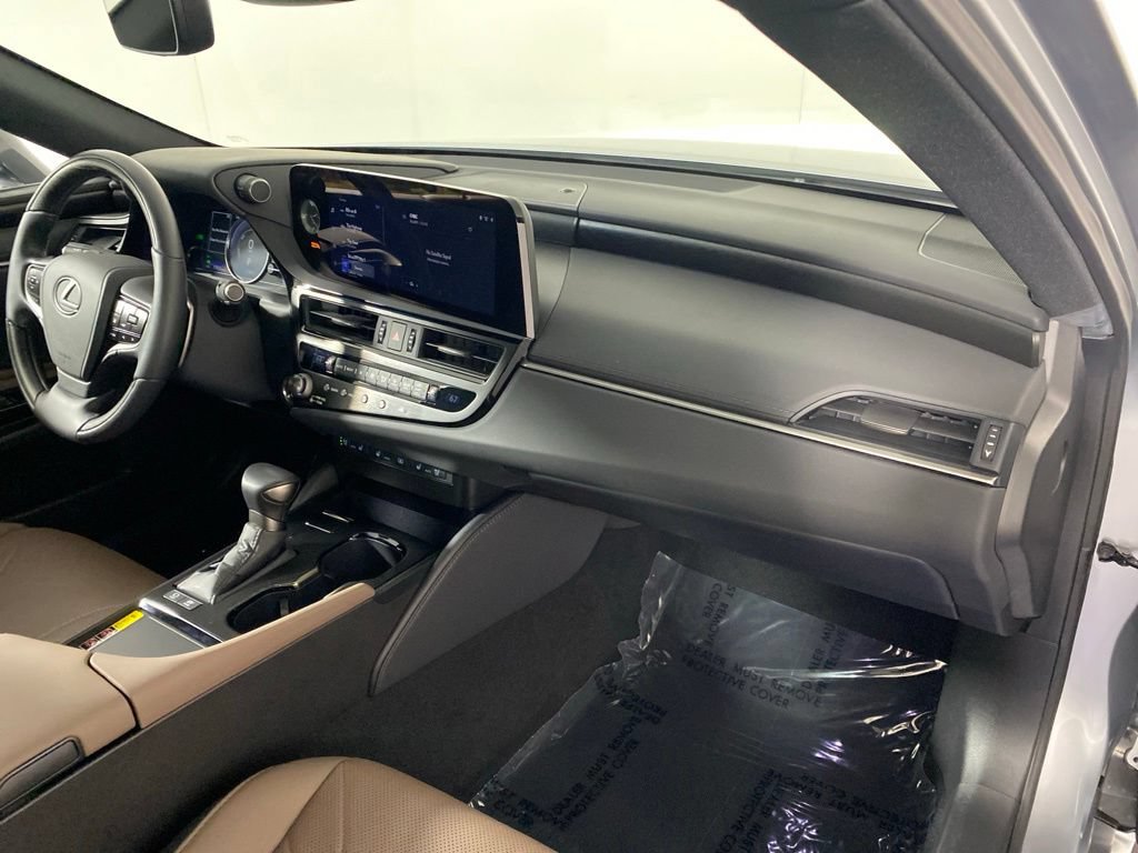 Used 2025 Lexus ES 300h w/ Accessory Package (Z1) FWD image 35
