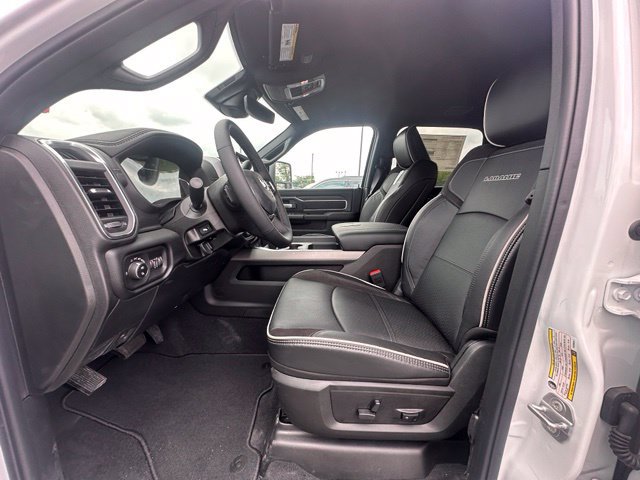 New 2026 RAM 2500 Laramie AWD/4WD image 22