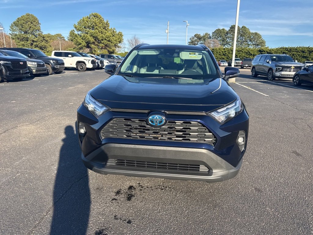 Used 2022 Toyota RAV4 XLE Premium image 8