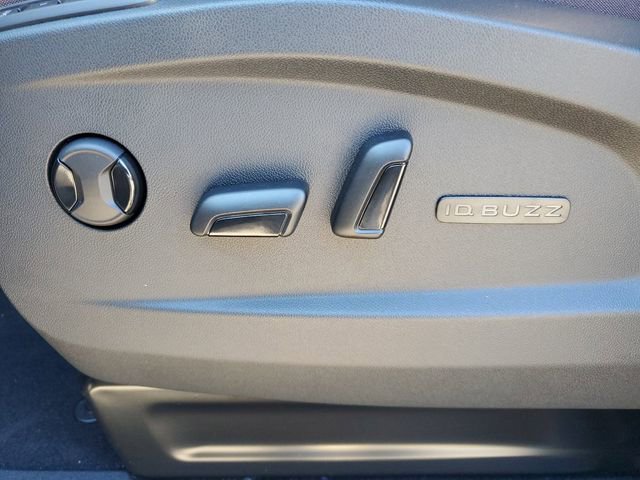 New 2025 Volkswagen ID. Buzz Pro S RWD image 21
