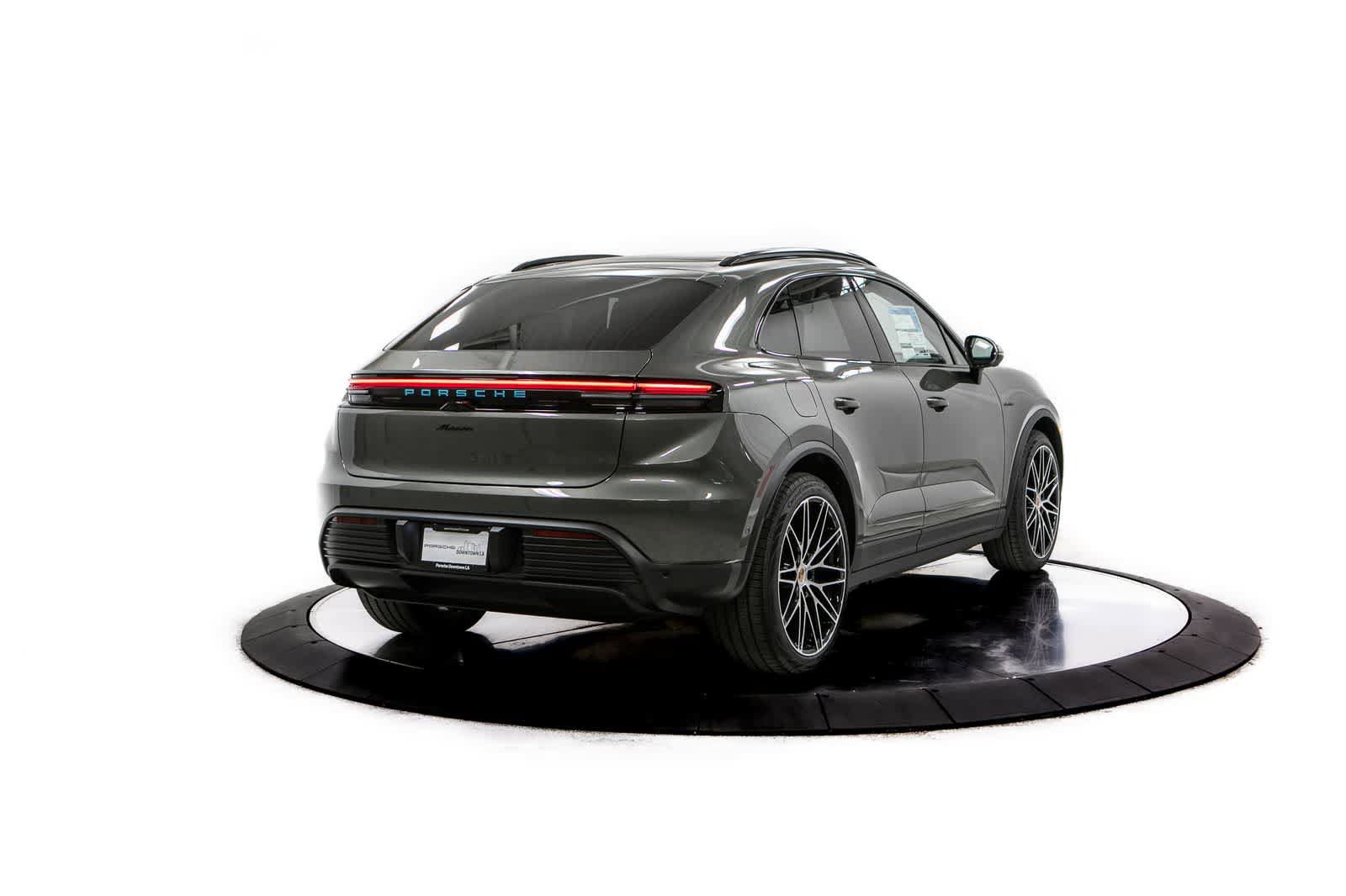 New 2026 Porsche Macan Electric RWD image 7