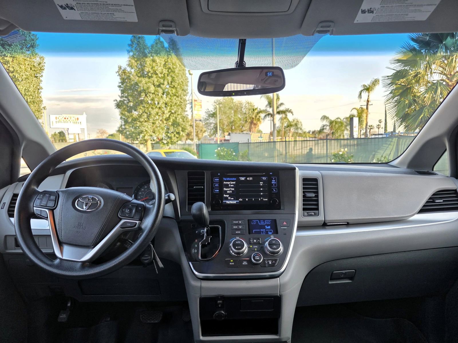 Used 2017 Toyota Sienna LE w/ Cargo Management Package FWD image 6