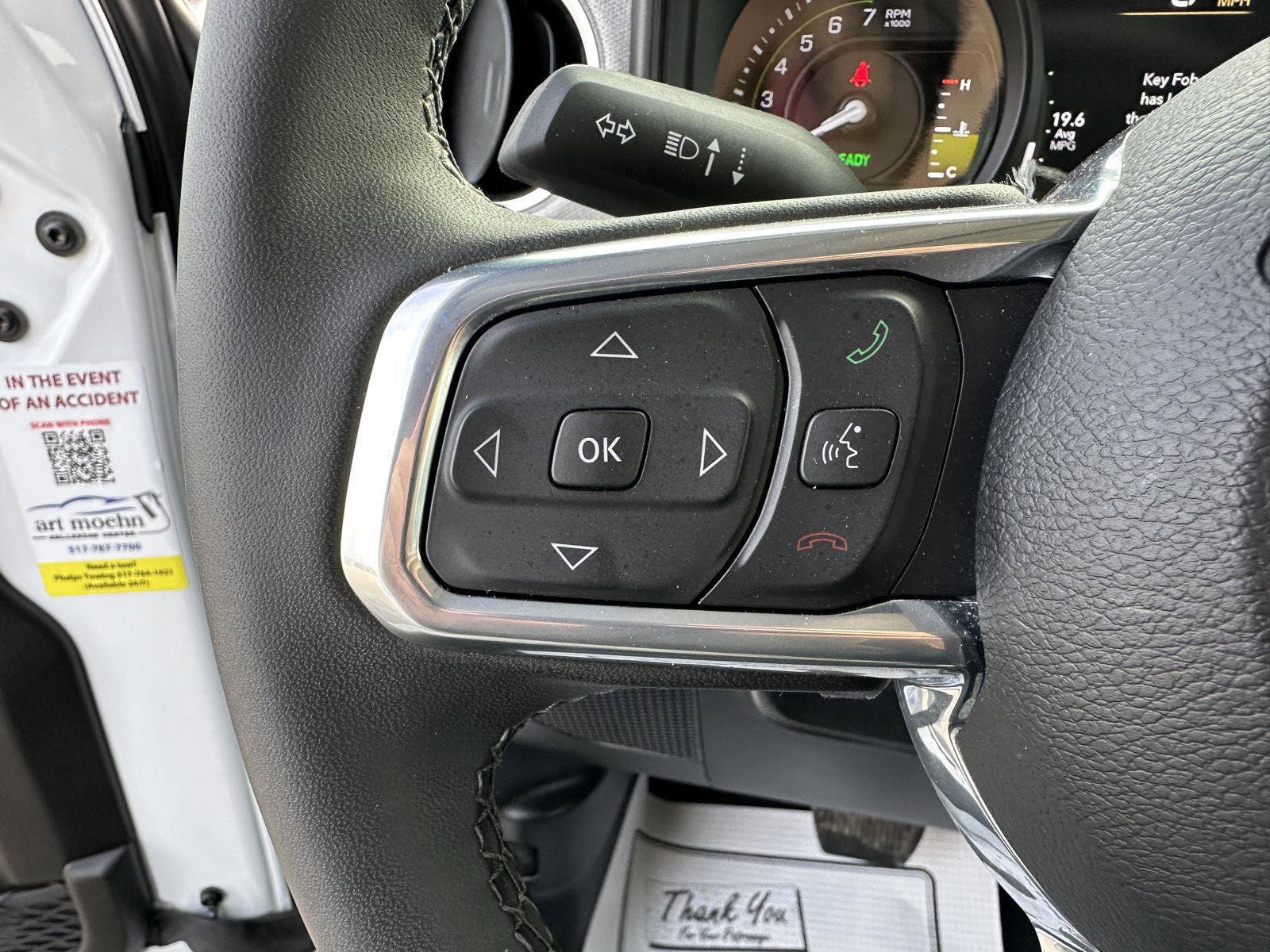 Used 2025 Jeep Wrangler Sahara image 22