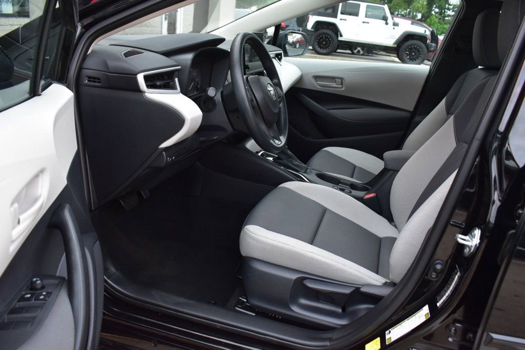 Used 2025 Toyota Corolla LE image 16