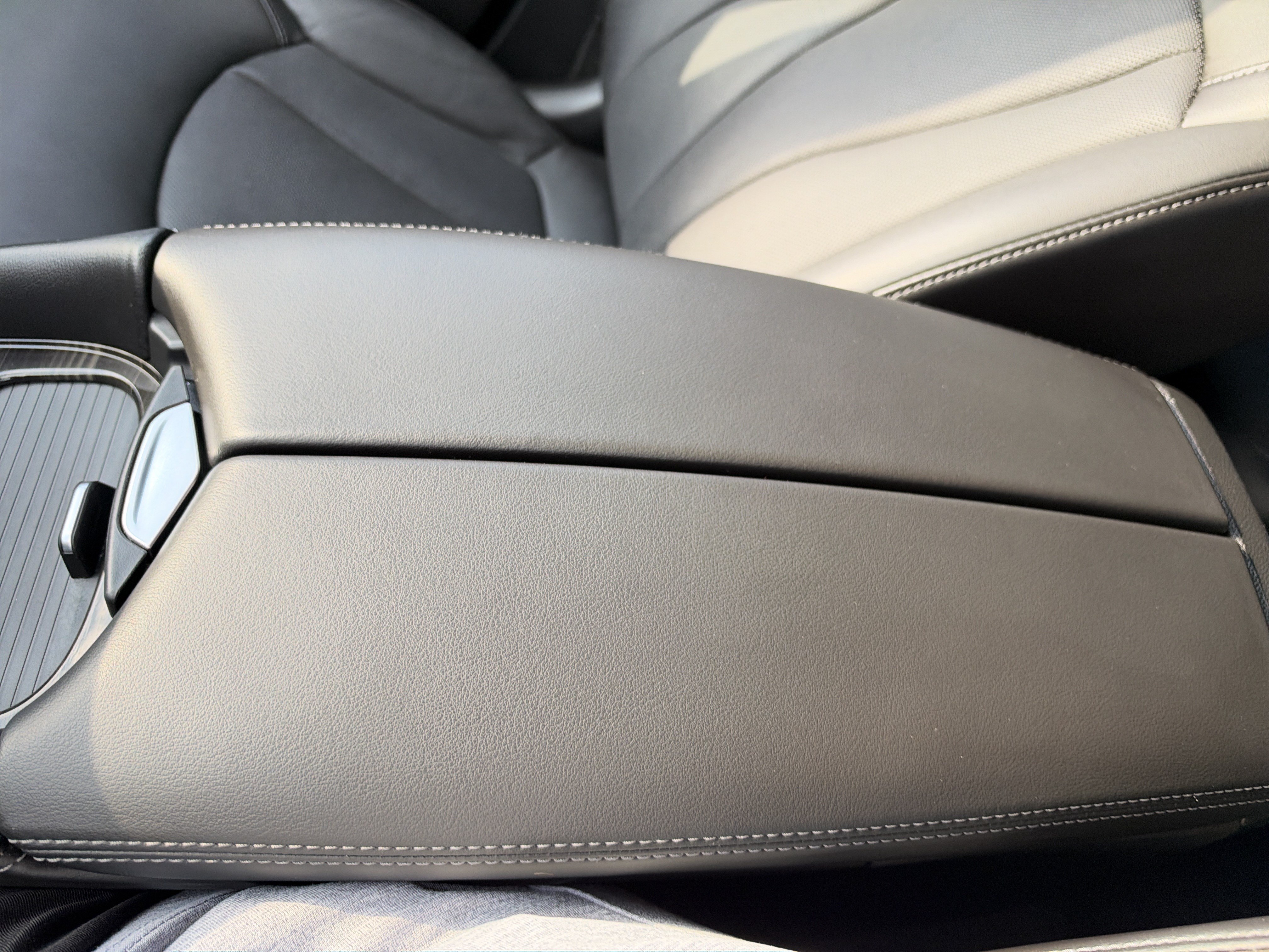 Used 2019 Buick Envision Premium AWD/4WD image 34