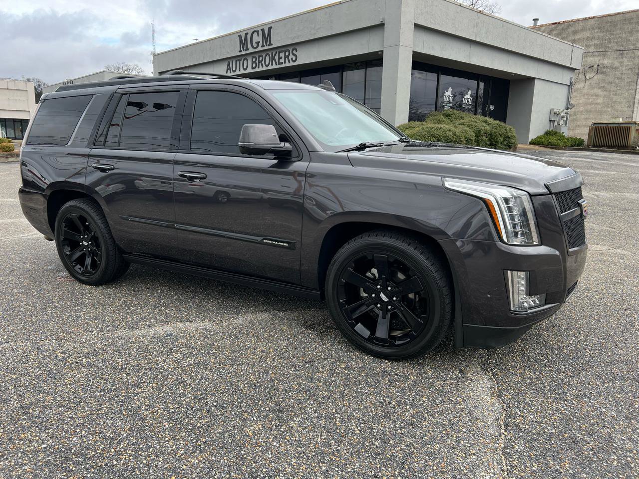 Used 2018 Cadillac Escalade Platinum image 24