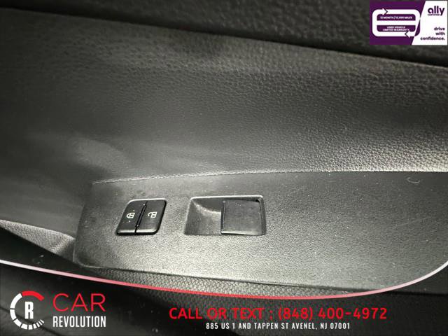 Used 2022 Toyota Corolla LE image 47