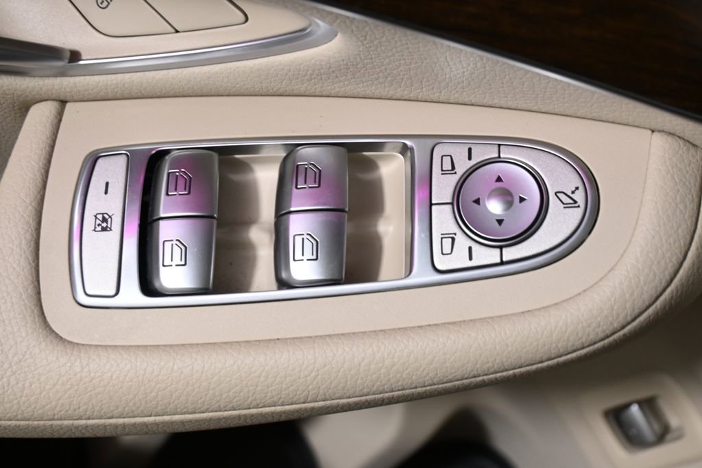 Certified 2022 Mercedes-Benz GLC 300 4MATIC image 19