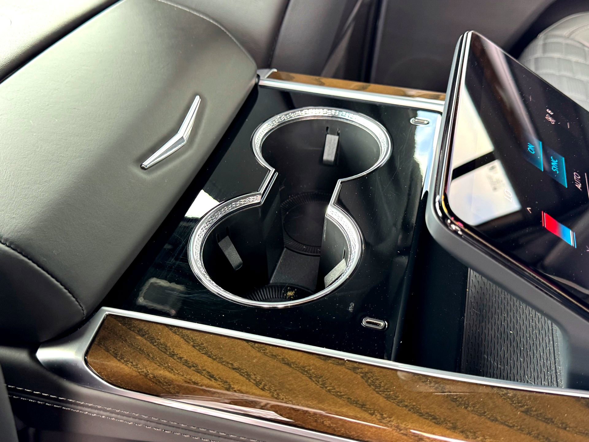 Used 2025 Cadillac Escalade ESV Sport Platinum image 30