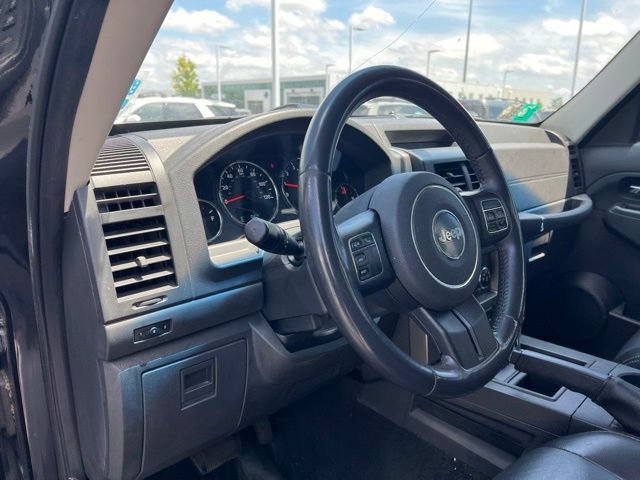 Used 2012 Jeep Liberty Sport AWD/4WD image 9