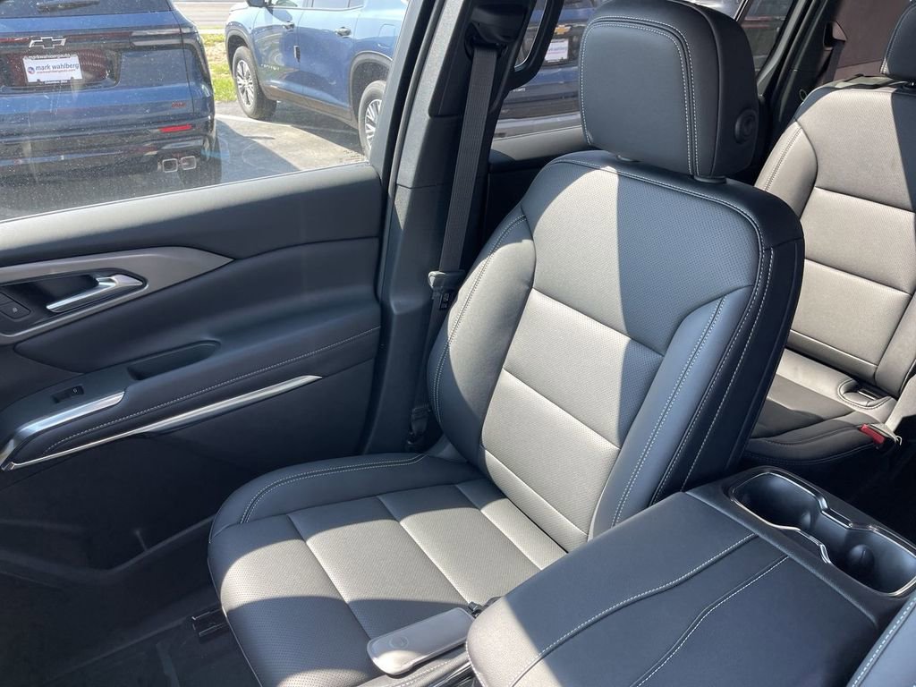New 2026 Chevrolet Traverse LT w/ Driver Confidence Package AWD/4WD image 25