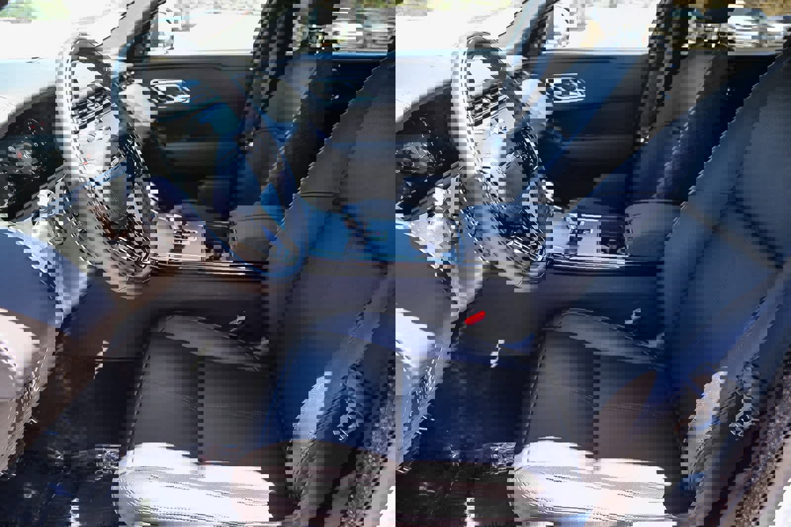 New 2026 Land Rover Range Rover Velar Dynamic SE image 15